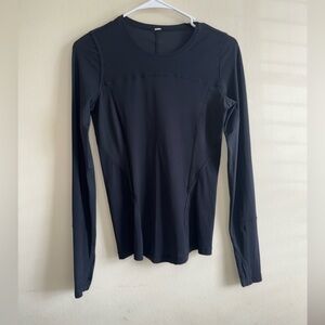 Lululemon Fitted Long Sleeve with Thumb Holes Size 2 in Black